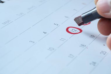 Takvim tarihinde kırmızı işaretli son tarih kavramı 