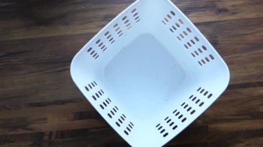 Kutudaki hapların ve su toplayıcılarının üst görüntüsü 