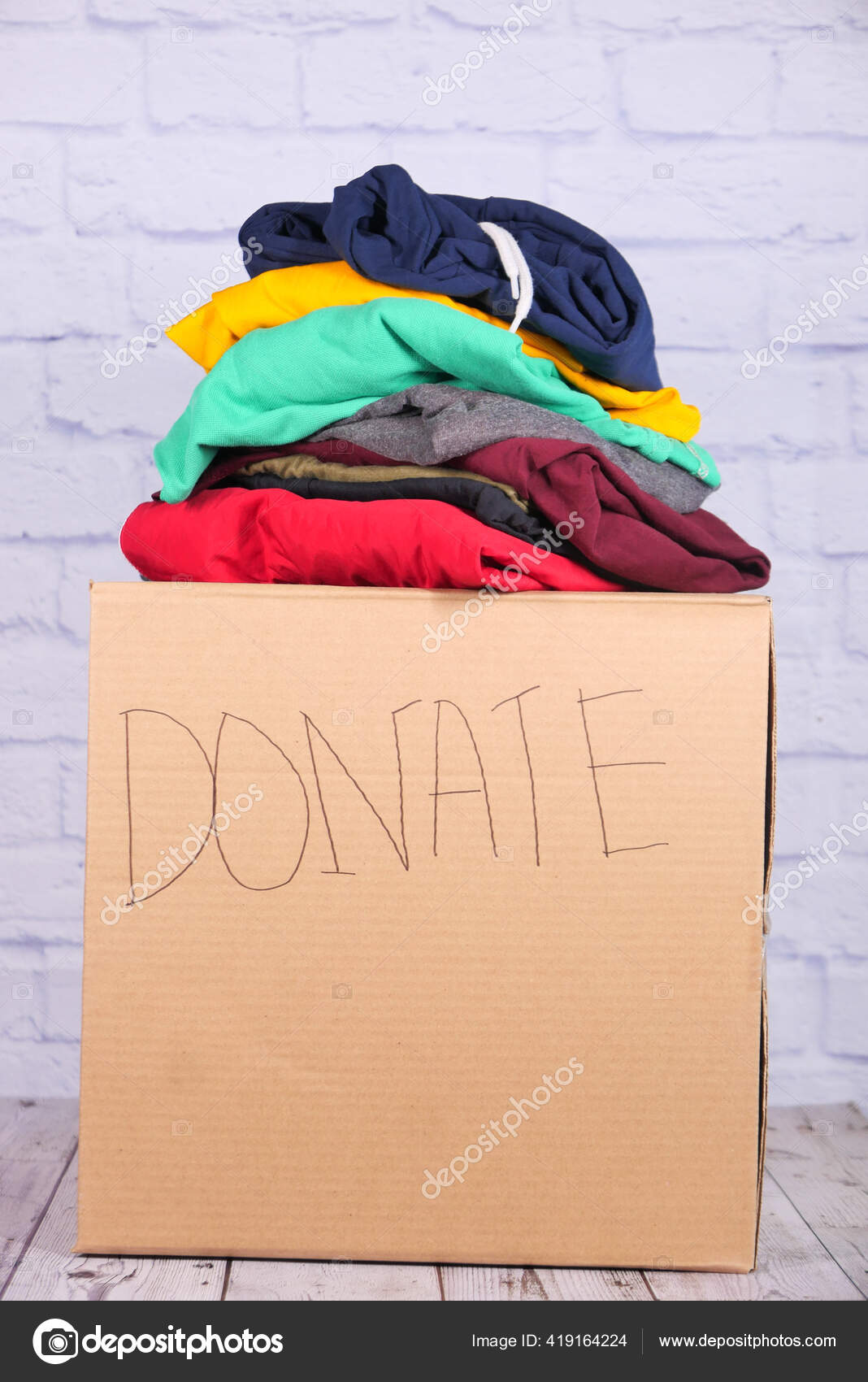 Donation boks med donation tøj et . Stock-foto © Towifqu #419164224