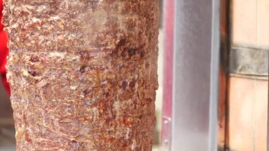 Geleneksel Sokak Gıda Satıcısında Tükürük Üzerine Lezzetli Kızartılmış Et.