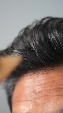 Saçı taramak ve sağlıklı tutmak için her gün basit teknikler öğrenin..