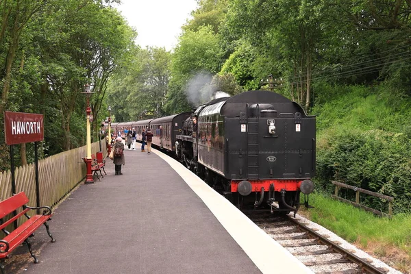 Steam Train Arrives Haworth Station Keighley Worth Valley Railway England — Stock Photo, Image