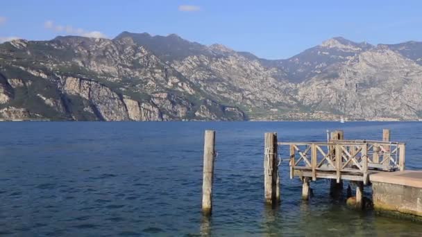 Kilátás Garda Tóra Malcesine Től Malcesine Egy Üdülőhely Garda Partján — Stock videók