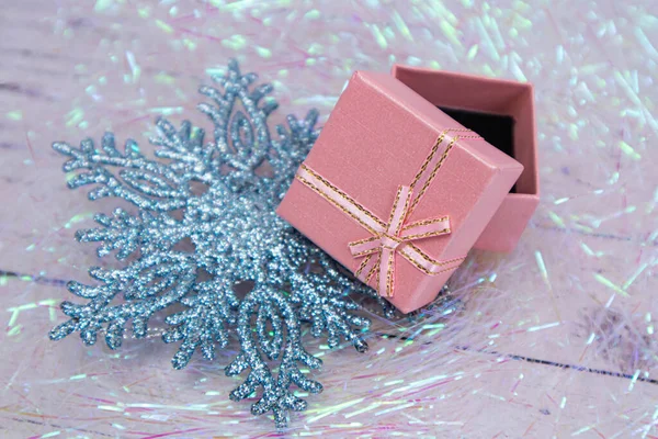 Caixa Presente Rosa Com Arco Ouro Fundo Espumante Empacotamento Presente — Fotografia de Stock