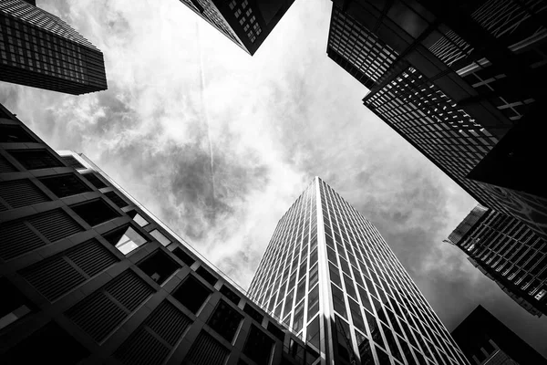 Imagen Vertical Rascacielos Blanco Negro Industria Negocios Finanzas Franfurt Germany — Foto de Stock