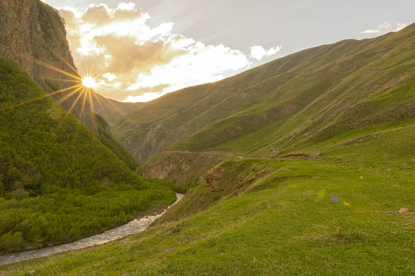 Antigua Carretera Militar Valle Truso Parque Nacional Kazbegi Paisajes Verdes — Foto de Stock