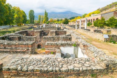 Bitola 'da halk ve doğa olmayan Heraklea şehrinin harabeleri ile Hitorik bir site. Makedonya