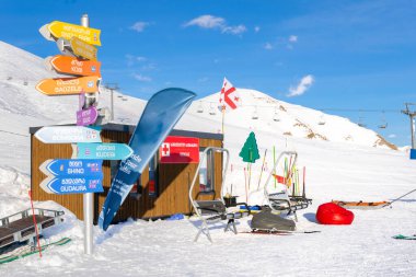 Gudauri kayak merkezindeki bir kurtarma merkezinde. Kayak merkezlerinde yardım ve güvenlik. Gudauri. Georgia mı? 28 Şubat. 2020