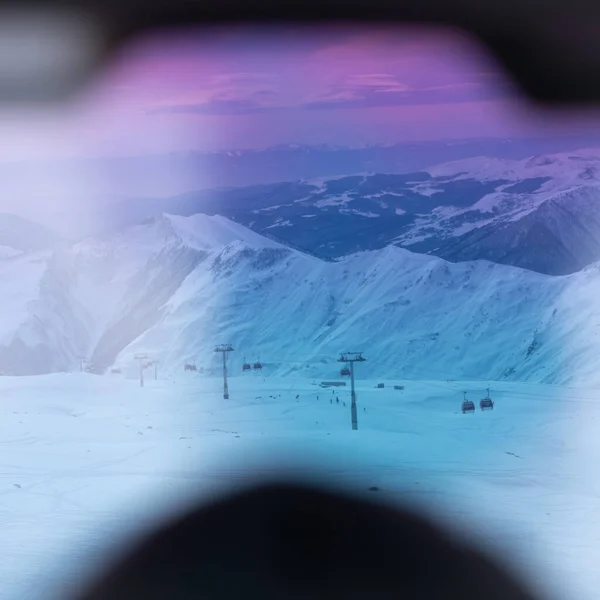 Uitzicht Door Skiërs Bril Naar Pistes Panorama Van Bergen Achtergrondbeeld — Stockfoto