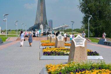 Rusya, Moskova, 11 Mayıs 2018. Astronotlar sokak