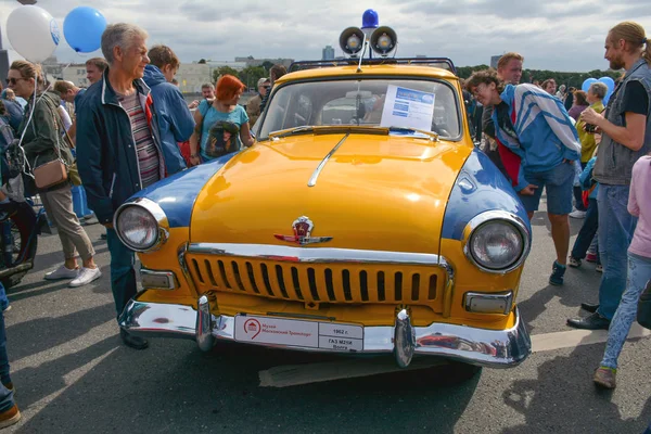 Rusya, Moskova, 17 Mayıs 2017. Eski Sovyet polis araba Sergisi