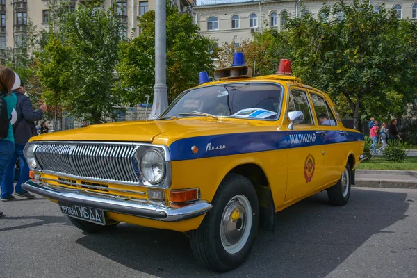 Rusya, Moskova, 17 Mayıs 2017. Eski Sovyet polis araba Sergisi