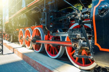 İkinci Dünya Savaşı'nın eski Sovyet buharlı lokomotif