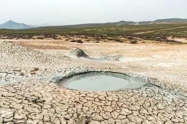 Çamur yanardağ krater, volkanik çamur