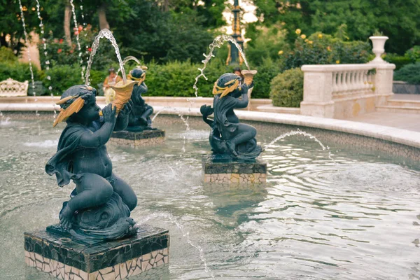 Fontana Nel Parco Cittadino — Foto Stock