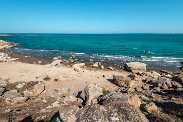 Rocky Sea Coast Turquoise Water Beach — Stock Photo, Image