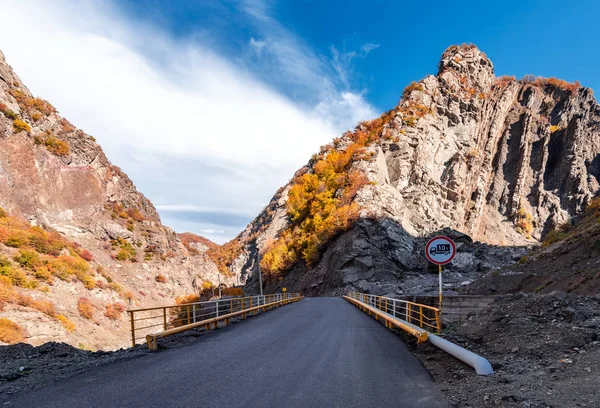 Der Weg Die Bergschlucht — Stockfoto