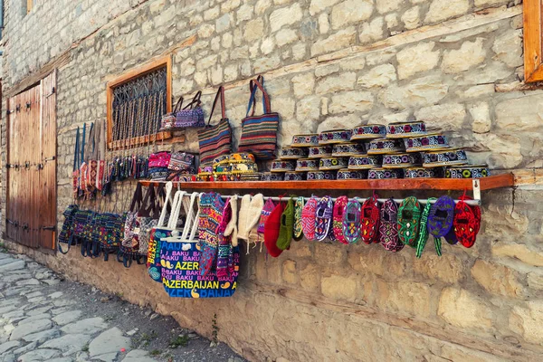 Lagich, Azerbaycan, 24 Ekim 2018. Turizm Merkezi, Hediyelik eşya dükkanı