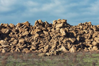 Kaya parçaları yığını
