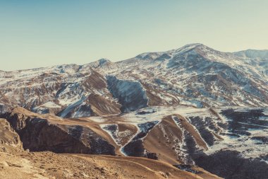 Kış karlı dağlar, yaylaları