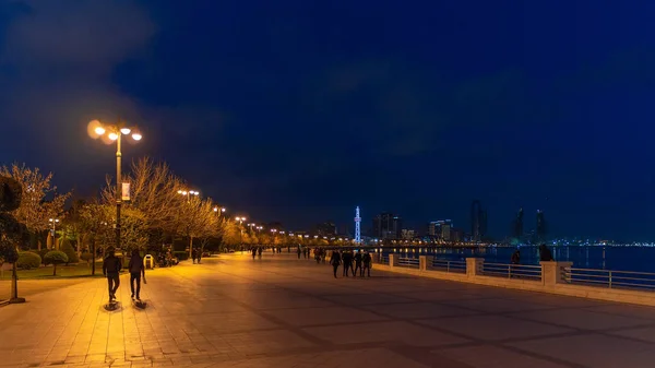 Azerbaijan Baku February 2019 People Walk Embankment — Stock Photo, Image