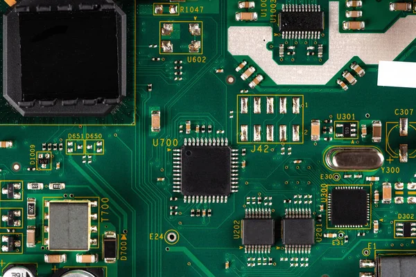 Electronic components on the PCB — Stock Photo, Image