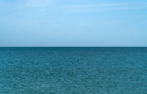 Ligne d'horizon au-dessus de la mer — Photo