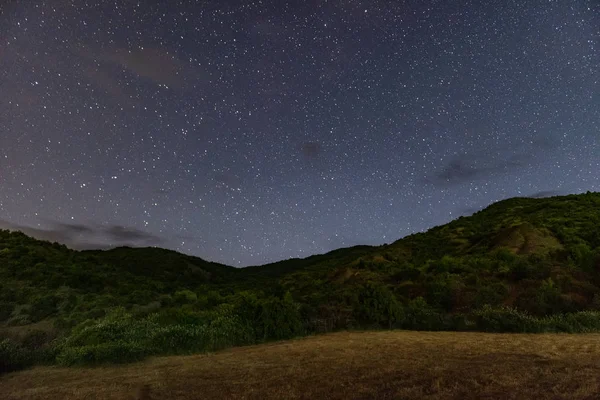 Notte stellata in montagna — Foto Stock