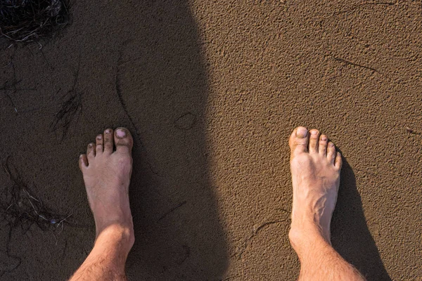 Pés descalços na areia — Fotografia de Stock