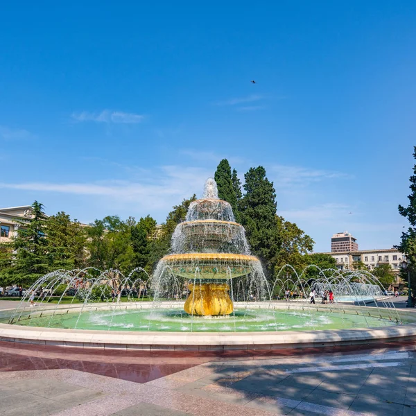 Baku, Azerbaigian 16 settembre 2019 Fontana nel parco cittadino — Foto Stock