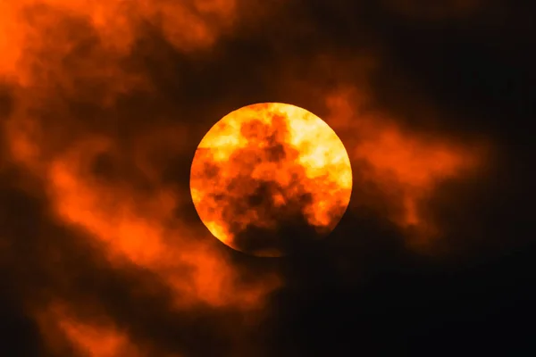 Sonne Den Wolken Dramatischer Sonnenuntergang — Stockfoto