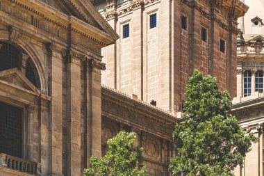 Barcelona 'daki Katalonya Ulusal Sanat Müzesi' nin İspanyol Rönesans mimarisinin ayrıntıları.