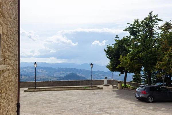 Yaz Manzara San Marino Güzel Görünümü Peyzaj Vadisi Banliyö Bölgesi — Stok fotoğraf