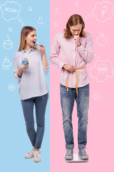 担心的人站在秤上, 而他的女朋友吃甜甜圈 — 图库照片