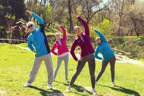 Neşeli insanlar Park yapıyor