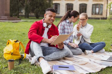 Üç öğrenci önemli yarışma için hazırlanıyor