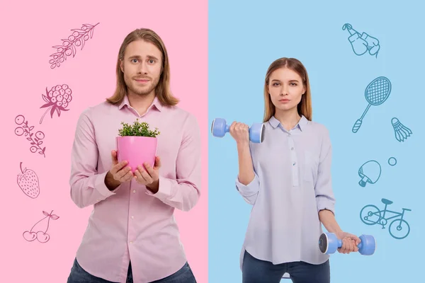 Jóvenes disfrutando de sus pasatiempos y buscando satisfechos — Foto de Stock