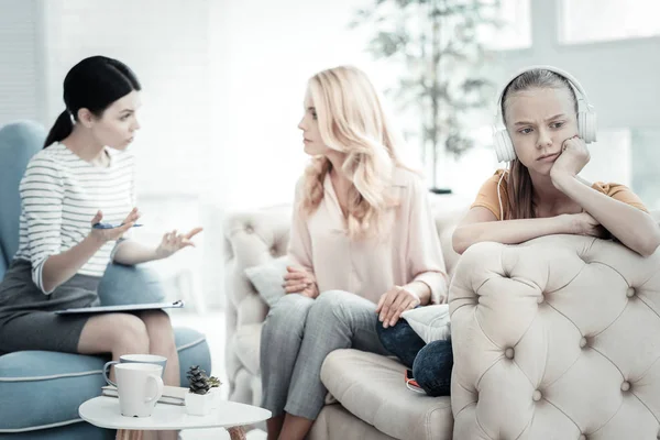 Anne ve kızı teşhis çekici psikolog