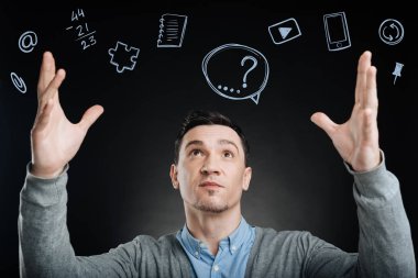 Akıllı web geliştirici ellerini koyarak ve kendine güvenen arıyorsunuz