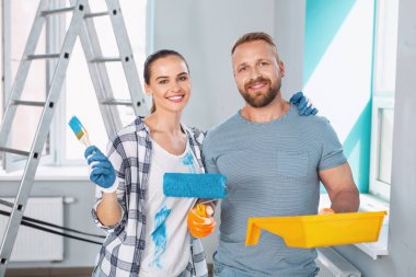 Birlikte ayakta ilham yetenekli ressamlar