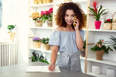 Güzel profesyonel iş kadını arama yapma