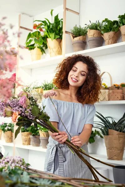 Cheerful attractive woman being in a good mood — Stock Photo, Image