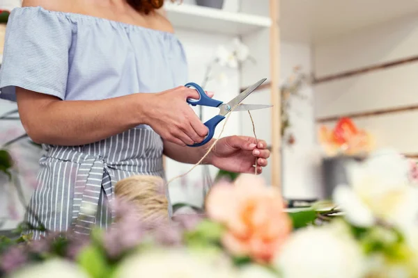 Kullanımda makas yakın çekim