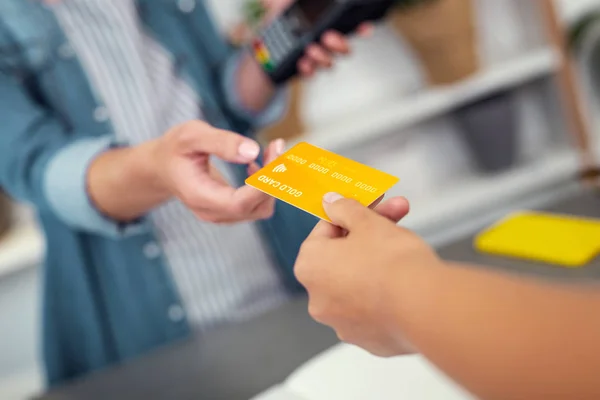 Selectieve aandacht van een credit card — Stockfoto
