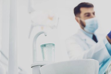 Ön plan üzerinde olan Tıbbi donatımın yakın çekim