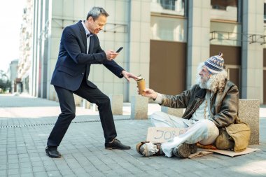 Yararlı başarılı gazeteci alarak resim