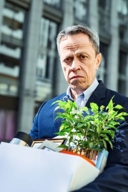 Istifa adam son derece umutsuz hissediyorum