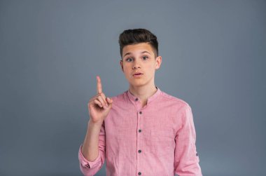 Taze bir fikir sahip olmak hoş genç çocuk