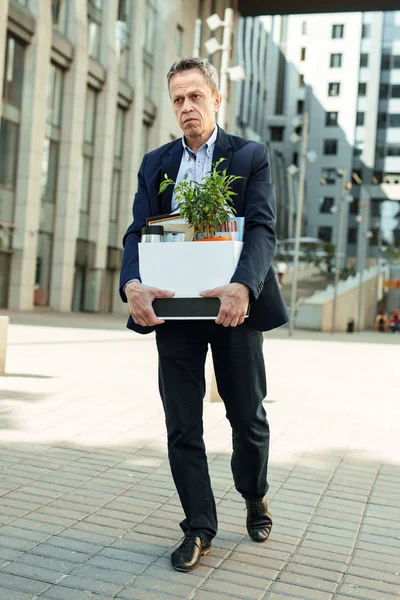 Ateş adam kara gözlü haberlerin görevden alınması hakkında hiçbir kelime sahip