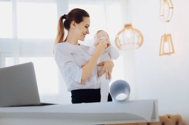 İnanılmaz bir kadın bebeğini arıyorsunuz